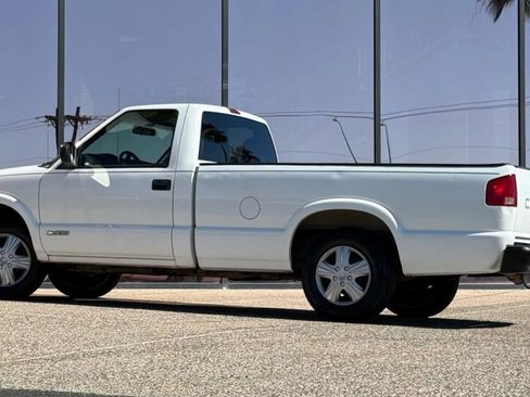 Used 2002 Chevrolet S10 Pickup 2WD Regular Cab image 6