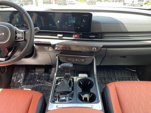 New 2026 Kia Carnival EX FWD image 11
