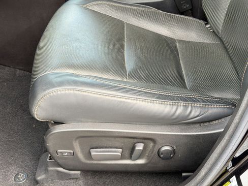 Used 2018 Toyota Highlander Limited image 12