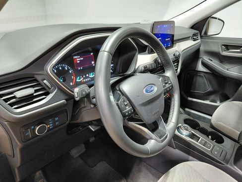 Certified 2022 Ford Escape SE w/ SE Sport Appearance Package image 22