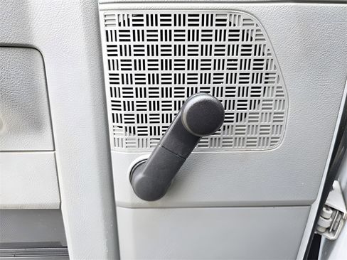 Used 2019 Ford E-350 and Econoline 350 Super Duty image 17