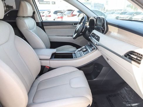 Used 2020 Hyundai Palisade SEL w/ Premium Package image 16