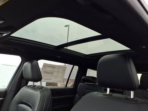 New 2026 Jeep Grand Cherokee L Limited w/ Limited Altitude Package image 16