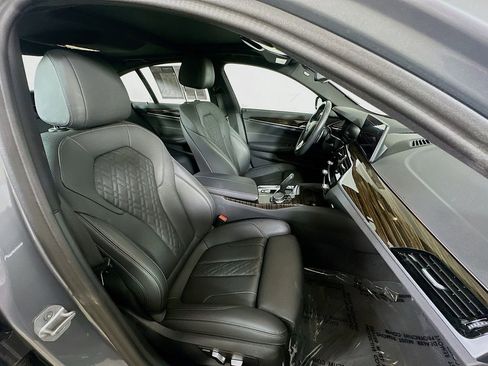 Used 2023 BMW 540i 540i w/ Premium Package image 12