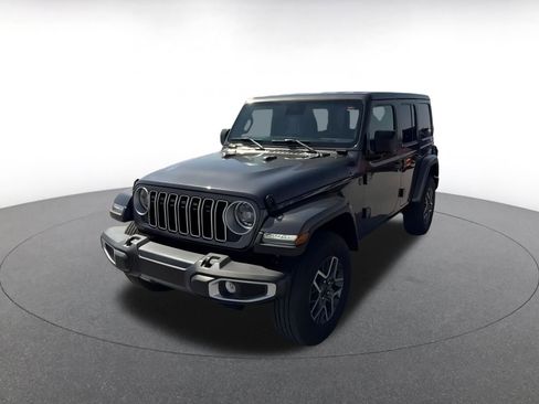 Used 2025 Jeep Wrangler Sahara image 4