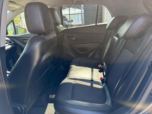 Used 2019 Chevrolet Trax LT w/ Driver Confidence Package AWD/4WD image 25