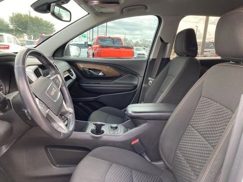 Used 2021 GMC Terrain SLE w/ Driver Convenience Package image 9