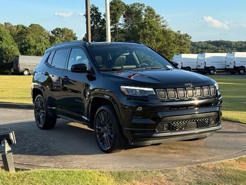Used 2022 Jeep Compass High Altitude AWD/4WD image 9