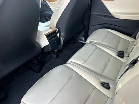 Used 2019 Tesla Model X Standard Range image 15