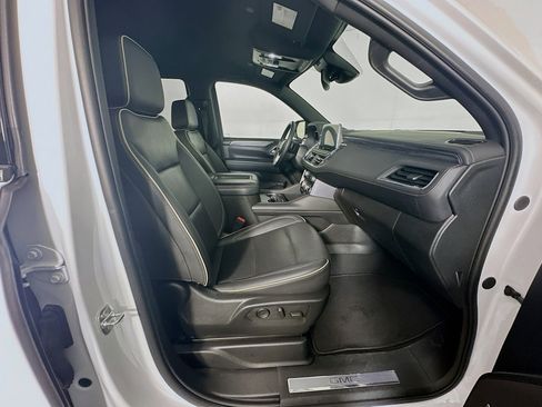Used 2024 GMC Yukon SLT image 34