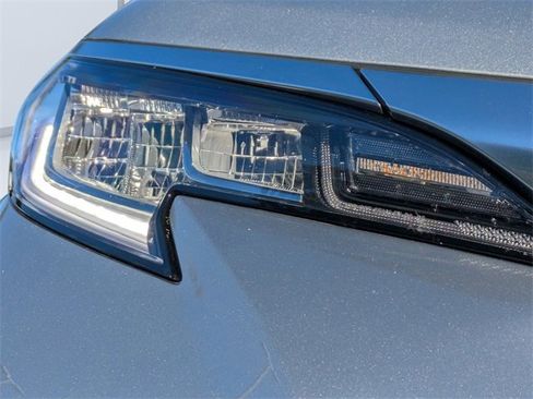 Used 2025 Toyota Sienna Limited image 9