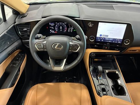 Used 2025 Lexus NX 250 FWD w/ Accessory Package (Z2) image 20