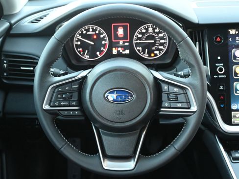 Used 2025 Subaru Outback Premium image 17