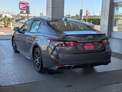 Used 2023 Toyota Camry SE image 11