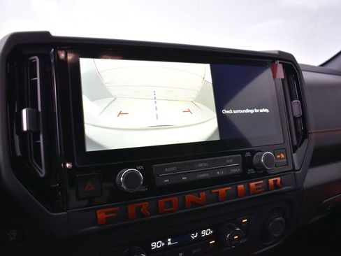 Used 2025 Nissan Frontier PRO-4X AWD/4WD image 23