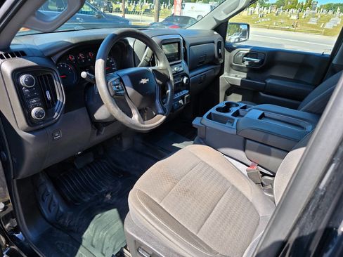 Used 2019 Chevrolet Silverado 1500 W/T w/ Z71 Off-Road Package AWD/4WD image 12