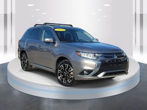 Used 2018 Mitsubishi Outlander SEL image 1