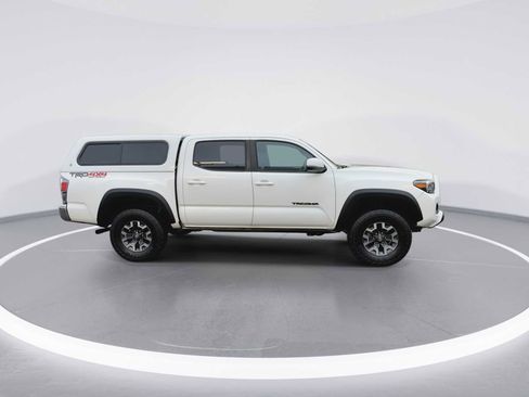 Certified 2023 Toyota Tacoma TRD Off-Road image 9