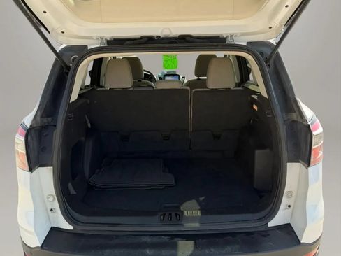 Used 2017 Ford Escape SE w/ Equipment Group 201A FWD image 7