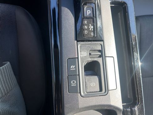 Used 2024 Toyota Prius LE image 27