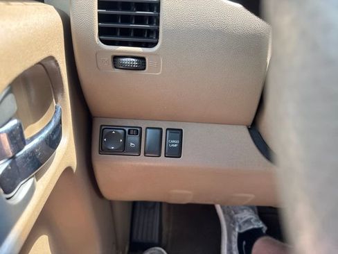 Used 2007 Nissan Frontier SE w/ SE Value Truck Pkg AWD/4WD image 21