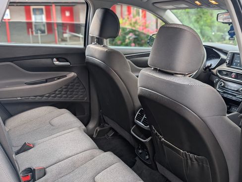 Used 2019 Hyundai Santa Fe SEL FWD image 18