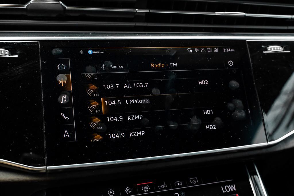 Used 2019 Audi Q8 Premium Plus AWD/4WD image 29