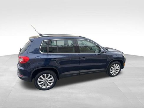 Used 2011 Volkswagen Tiguan SE image 17