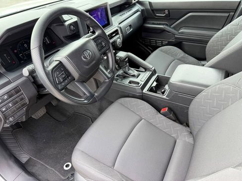 Used 2025 Toyota Tacoma SR image 12