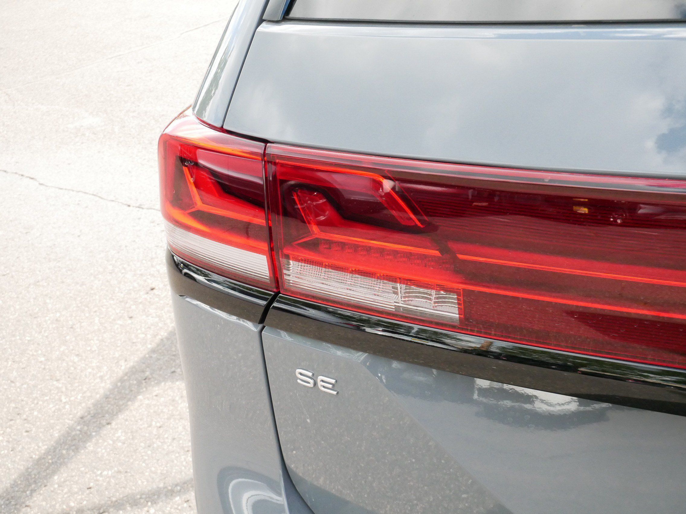 Certified 2026 Volkswagen Atlas Peak Edition AWD/4WD image 17