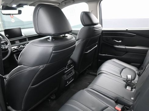 Used 2024 Honda Pilot Elite image 34