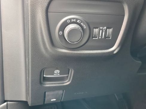 New 2025 Jeep Grand Cherokee image 16