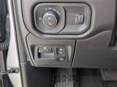 Used 2025 RAM 1500 Big Horn AWD/4WD image 20