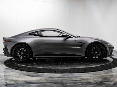 Used 2020 Aston Martin V8 Vantage Coupe image 16