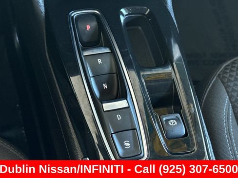 Used 2023 Chevrolet Bolt EUV LT FWD image 32