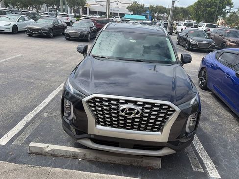 Used 2021 Hyundai Palisade SEL w/ Premium Package FWD image 2