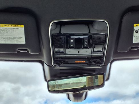 New 2026 Land Rover Range Rover Long Wheelbase SE image 24