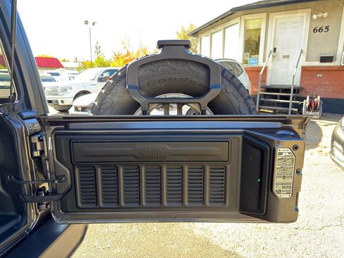 Used 2023 Jeep Wrangler Unlimited Rubicon w/ Xtreme 35 Tire Package image 15