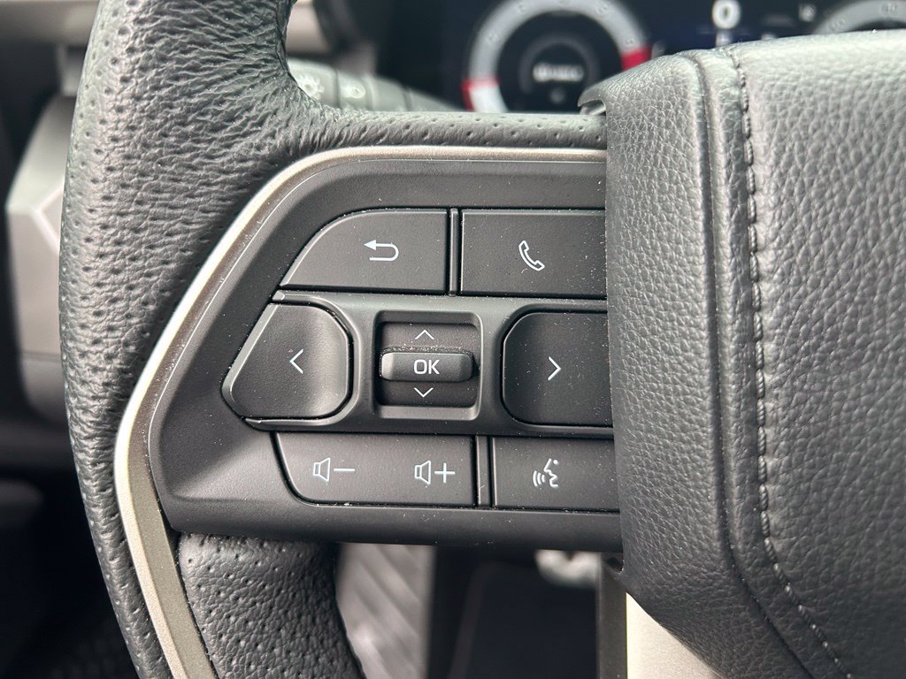 Used 2025 Toyota Tacoma TRD Sport AWD/4WD image 13