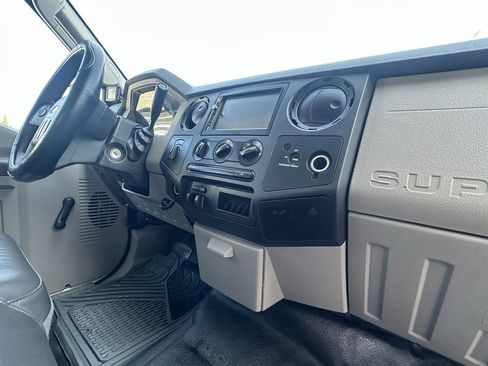 Used 2009 Ford F250 XL AWD/4WD image 7