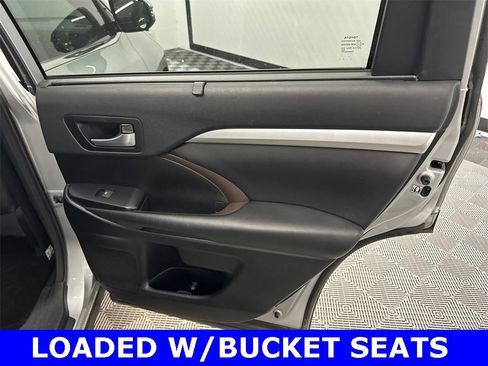 Used 2018 Toyota Highlander XLE image 17
