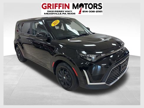 Used 2025 Kia Soul LX FWD image 1