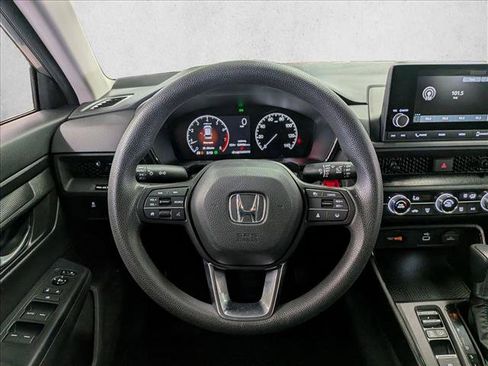Used 2023 Honda CR-V LX image 11