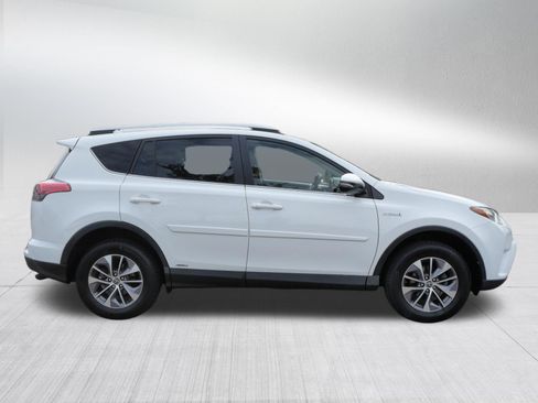 Certified 2018 Toyota RAV4 XLE AWD/4WD image 8