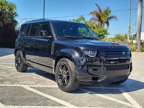 Used 2024 Land Rover Defender 110 X-Dynamic SE image 7