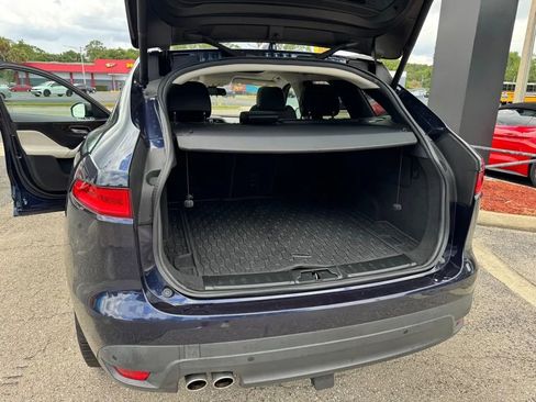 Used 2017 Jaguar F-PACE R-Sport image 10
