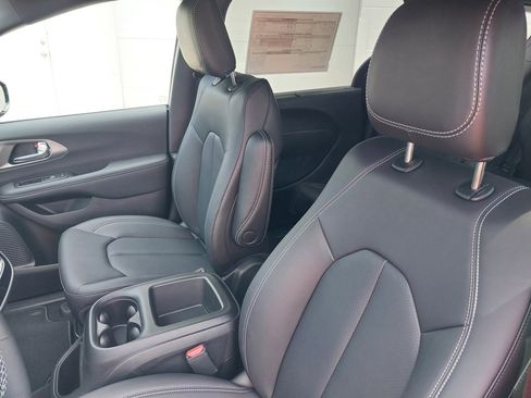 New 2026 Chrysler Voyager LX image 31