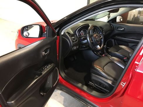 Used 2018 Jeep Compass Latitude AWD/4WD image 12