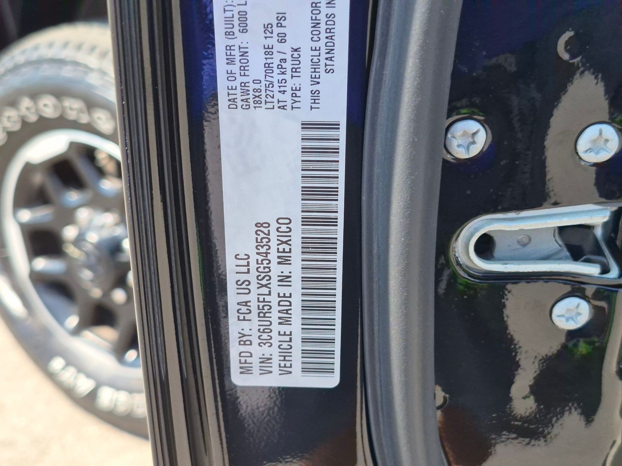 Used 2025 RAM 2500 Laramie AWD/4WD image 37