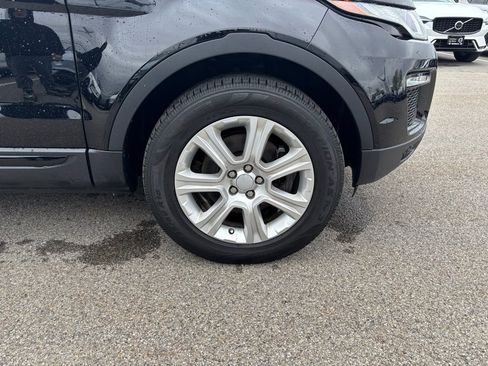 Used 2017 Land Rover Range Rover Evoque SE AWD/4WD image 31
